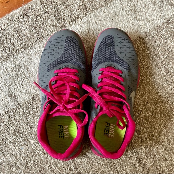 Nike free 4.0 v2 smoking gray grey pink running sneakers - Picture 2 of 8
